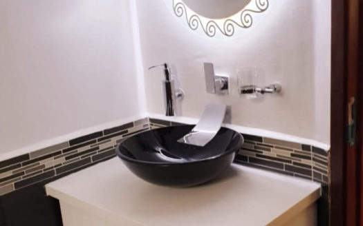 4 Bedroom Maisonette All En-suite 300 msq in Karen