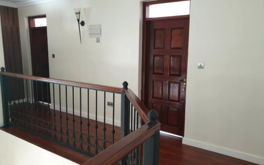 4 Bedroom Maisonette All En-suite 300 msq in Karen
